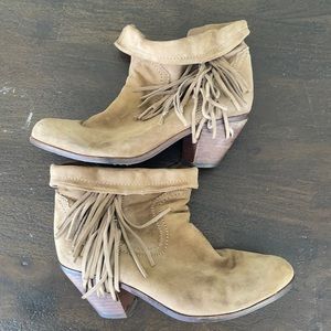 SAM EDELMAN  SUEDE FRINGE LOUIE BOOTIES- SIZE 8.5